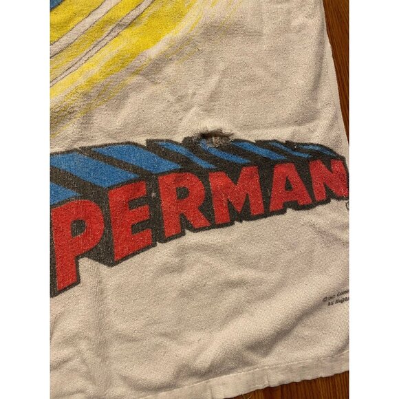 Vintage 1982 DC Comics Flying Superman Beach Towel Full Size 50X26 Rare - Picture 2 of 7